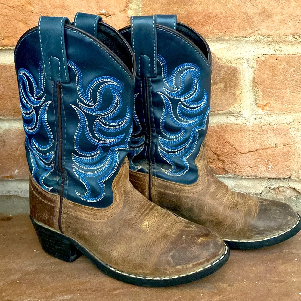 Girls cowboy boots size 13 D